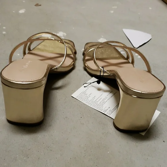 Nwt Women's Gold Strappy Heels - Picture 3 of 4